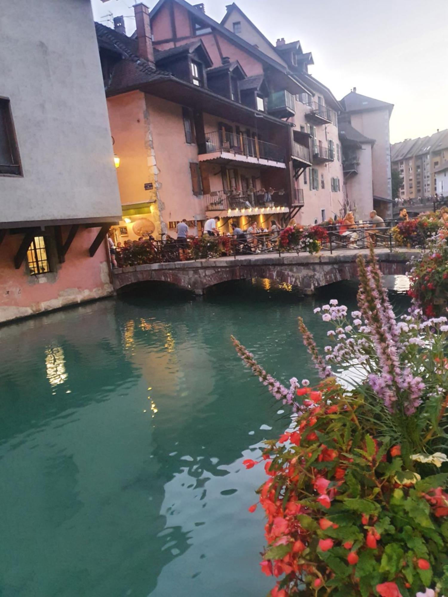 Hyper Centre Annecy Et Bord Du Lac Exterior photo
